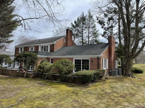 76 Forest Ridge Rd, Waterbury, CT 06708-1810