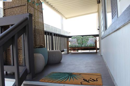 28378 Bradshire Rd, Hayward CA  94545-4818 exterior