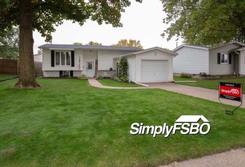 1871 Bristol Dr, Panarama Park, IA 52722-1907