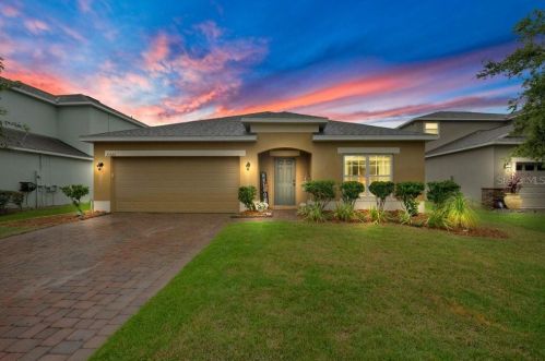 23522 Companero Dr, Mount Plymouth, FL 32776-6952