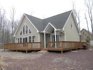1122 Boulder Rd, Blakeslee, PA 18610-7762