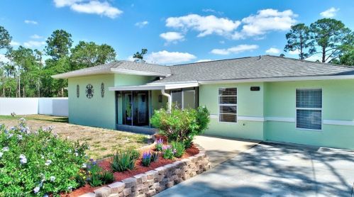 910 Moore Ave, Lehigh Acres, FL 33972-3720