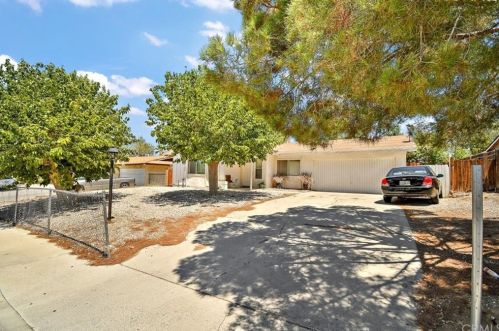 14417 Manzanita Rd, Victorville, CA 92395-4524