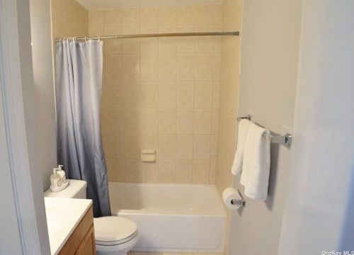 324 Post Ave, Westbury NY  11590-2228 exterior