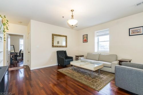 33 New York Ave, Newark NJ  07105-1281 exterior