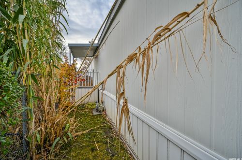5061 Camino Real Dr, Salt Lake City UT  84117-6571 exterior