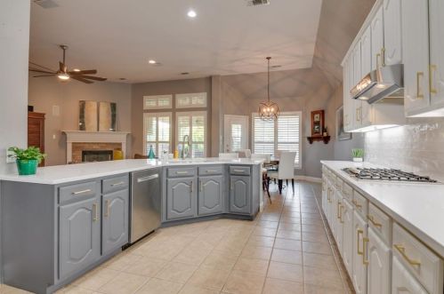 2401 Brown Bear Way, Euless, TX 76039-6061