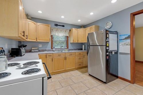 264 Lindsay Rd, Zelienople PA  16063-3210 exterior