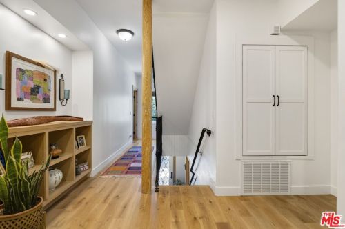 1316 Topanga Canyon Blvd, Topanga CA  90290-4271 exterior