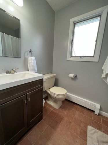 59 Tavern Cir, Middletown CT 06457-1563 exterior