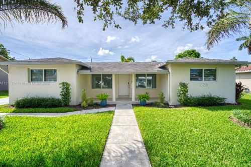 235 6th St, Dania Beach FL  33004-4147 exterior