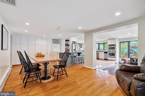 135 Marmic Dr, Southampton PA 18966-1725 exterior