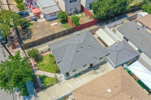 4443 149th St, Lawndale, CA 90260-1424