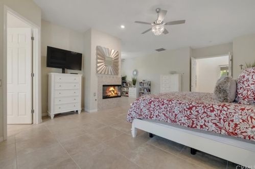 15 Napoleon Rd, Rancho Mirage CA  92270-2715 exterior