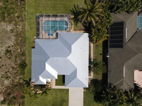 1041 Abingdon Ave, Fort Pierce FL  34953-2804 exterior
