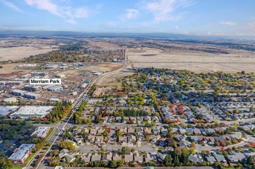 12 Wysong Ct, Chico CA  95928-7647 exterior