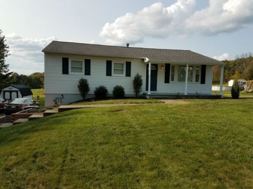 21474 Golden Dr, Meadville, PA 16335-5510