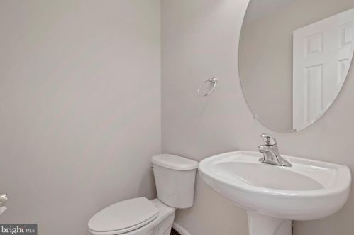 12257 Tulane Fls Dr, Bristow VA  20136-2183 exterior