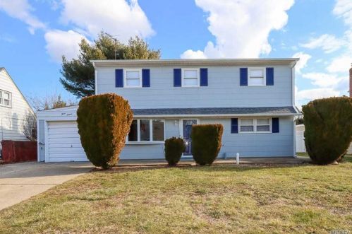 316 Herbert Pl, Bethpage, NY 11714-4714