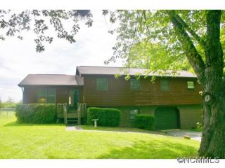 10 Laurel Brook Dr, Hendersonville, NC 28792-9107