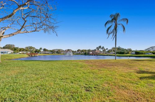 515 High Point Dr, Delray Beach FL  33445-3330 exterior