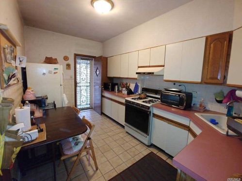 21-44 33rd St, Long Island City, NY 11105-2024