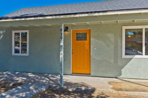950 Kansas Ave, Colton, CA 92324-2632