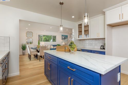 16609 Winding Blvd, San Leandro CA  94578-1248 exterior