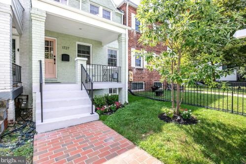 1727 D St, Washington, DC 20003-2411