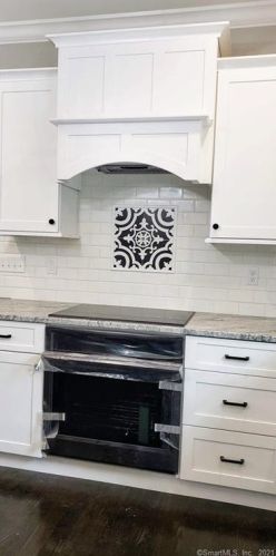 40 Borghesi Ct, Waterbury, CT 06716-2147