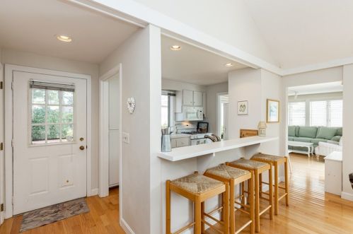 20 Mashie Cir, Mashpee, MA 02649-4633