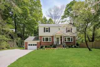165 Juniper Rd, Scarsdale, NY 10583-1215