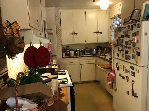 5744 Lemona Ave, Van Nuys, CA 91411-3237