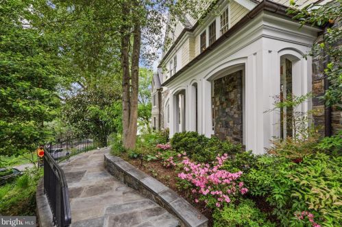 2810 University Ter, Washington, DC 20016-3459