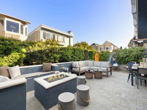 824 Anacapa Ct, San Diego CA  92109-8203 exterior