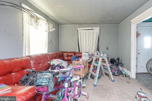 18 Roosevelt St, West Deptford NJ  08066-1028 exterior