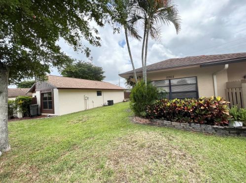 5262 Robbie Ct, West Palm Beach, FL 33415-9108