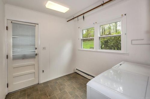 4 Eunice Ln, Thornwood NY  10594-1901 exterior