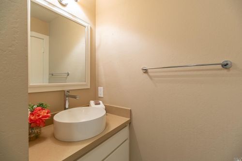 1425 Los Olivos Rd, Santa Rosa CA 95404-2017 exterior