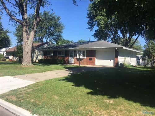 133 Harlan Dr, Walbridge, OH 43465-1436