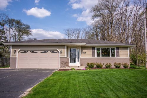 1091 Lake Shore Dr, Lake Geneva, WI 53147-2234