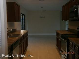 1049 Dalton Ave, Fort Pierce FL  34953-2830 exterior