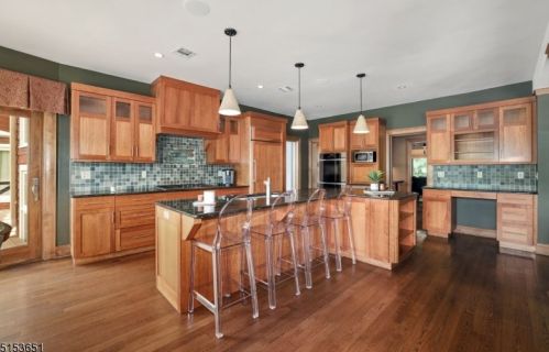 48 Shore Rd, Mountain Lakes NJ  07046-1523 exterior