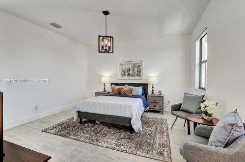 8297 28th St, Hollywood FL  33024-3187 exterior