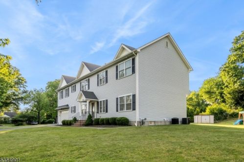 23 Alan Dr, Parsippany NJ  07054-4101 exterior