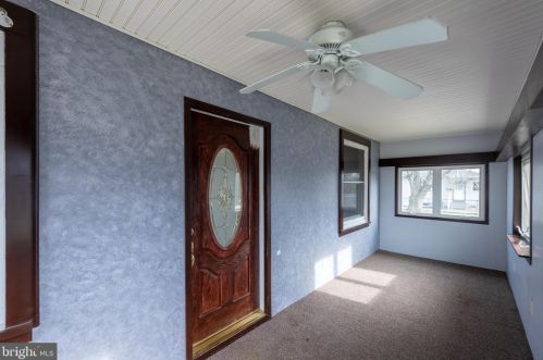 1018 Randall Ave, Boothwyn, PA 19061-3538