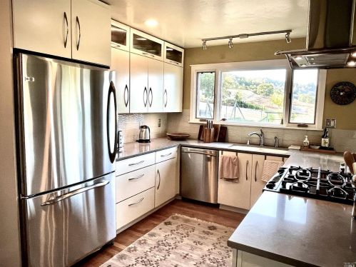 3331 Zaina Ln, Ukiah CA  95482-6962 exterior