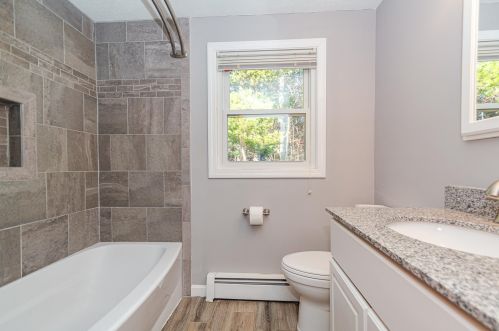 30 Porcupine Cir, Salem NH  03079-2868 exterior