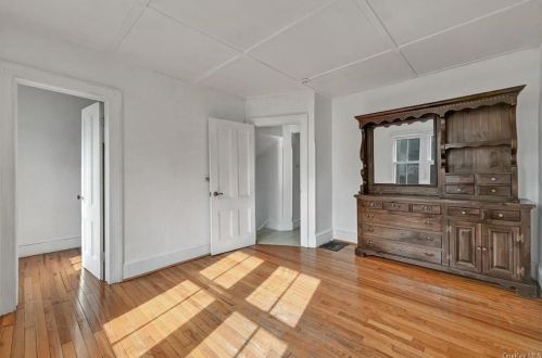 12 Royce Ave, Middletown NY  10940-4708 exterior