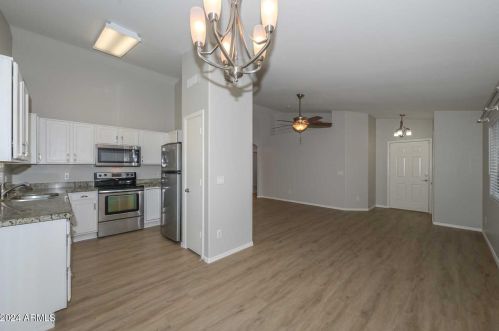 6620 Whispering Wind Dr, Glendale AZ  85310-3465 exterior